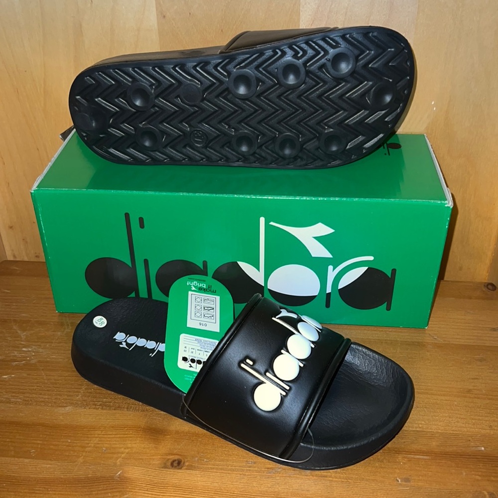 Diadora Serifos ‘90 Boy’s Slide Sandals NIB